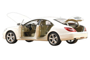 Mercedes CLS C218 Coupé Brilliant White Metallic Norev 1:18 183943 Metalli — kuva 2 / 3
