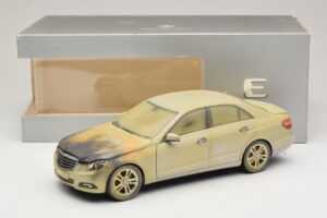 Mercedes E-Class W212 Palanut Dubai Taideauto Minichamps 1:18 MB008 Metalli — kuva 6 / 6