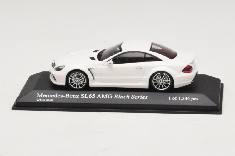 Mercedes SL65 AMG R230 Black Series Matta Valkoinen Minichamps 1:43 Mercedes SL65 AMG R230 Black Series Matta Valkoinen Minichamps 1:43 400038222 Metalli