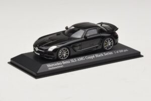 Mercedes SLS AMG C197 Black Series Musta Metallic Minichamps 1:43 437033020 Metalli — kuva 2 / 4