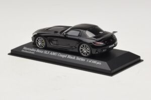 Mercedes SLS AMG C197 Black Series Musta Metallic Minichamps 1:43 437033020 Metalli — kuva 3 / 4