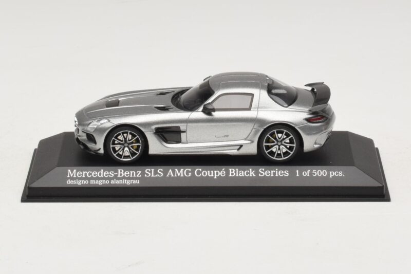 Mercedes SLS AMG C197 Black Series Harmaa Metallic Minichamps 1:43 Mercedes SLS AMG C197 Black Series Harmaa Metallic Minichamps 1:43 437033024 Metalli
