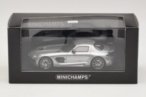 Mercedes SLS AMG C197 Black Series Harmaa Metallic Minichamps 1:43 437033024 Metalli — kuva 4 / 4