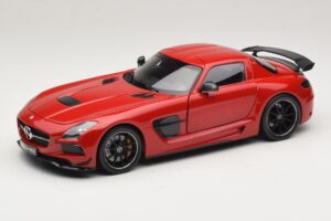 Mercedes SLS AMG C197 Black Series Punainen Minichamps 1:18 110033022 Metalli
