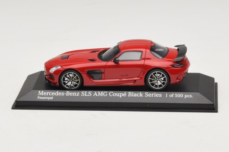 Mercedes SLS AMG C197 Black Series Punainen Minichamps 1:43 Mercedes SLS AMG C197 Black Series Punainen Minichamps 1:43 437033021 Metalli