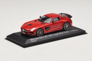 Mercedes SLS AMG C197 Black Series Punainen Minichamps 1:43 437033021 Metalli — kuva 2 / 4