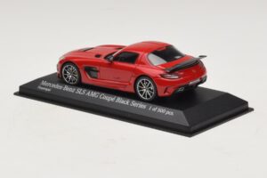 Mercedes SLS AMG C197 Black Series Punainen Minichamps 1:43 437033021 Metalli — kuva 3 / 4