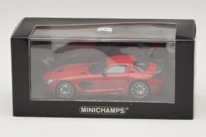 Mercedes SLS AMG C197 Black Series Punainen Minichamps 1:43 437033021 Metalli — kuva 4 / 4