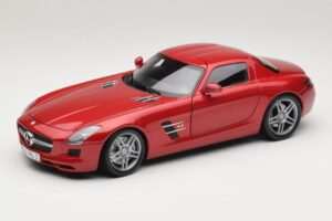 Mercedes SLS AMG C197 Punainen Metallic Minichamps 1:18 100039020 Metalli