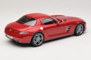 Mercedes SLS AMG C197 Punainen Metallic Minichamps 1:18 100039020 Metalli — kuva 3 / 8