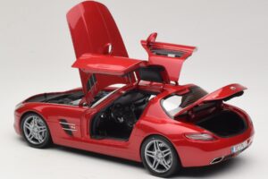 Mercedes SLS AMG C197 Punainen Metallic Minichamps 1:18 100039020 Metalli — kuva 5 / 8