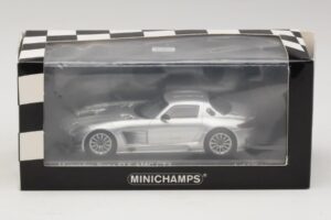 Mercedes SLS AMG GT3 Hopea Minichamps 1:43 410113202 Metalli — kuva 4 / 4