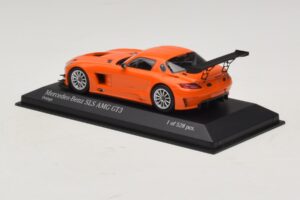Mercedes SLS AMG GT3 Street Orange Minichamps 1:43 410113204 Metalli — kuva 3 / 4