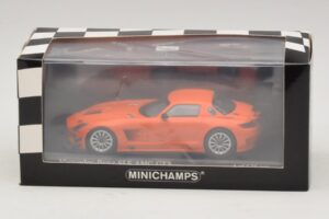 Mercedes SLS AMG GT3 Street Orange Minichamps 1:43 410113204 Metalli — kuva 4 / 4