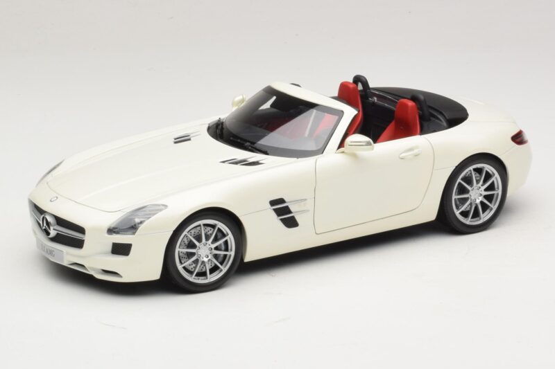 Mercedes SLS AMG Roadster Mystic White II Minichamps 1:18 B66960079 Metalli