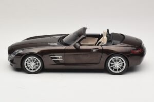 Mercedes SLS AMG Sepang Brown Minichamps 1:18 B66960080 Metalli — kuva 5 / 9