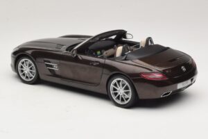 Mercedes SLS AMG Sepang Brown Minichamps 1:18 B66960080 Metalli — kuva 8 / 9
