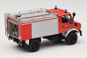 Mercedes Unimog 1300 L TLF 8/18 FF Oberammergau Minichamps 1:43 439033071 Metalli — kuva 2 / 6