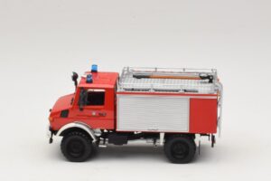 Mercedes Unimog 1300 L TLF 8/18 FF Oberammergau Minichamps 1:43 439033071 Metalli — kuva 3 / 6