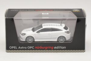 Opel Astra H OPC Nurburgring Edition Valkoinen Minichamps 1:43 ASTRA005 Metalli — kuva 4 / 4
