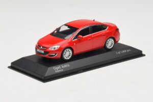 Opel Astra J Punainen Minichamps 1:43 410042001 Metalli — kuva 2 / 4