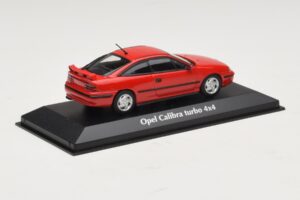 Opel Calibra Turbo 4x4 Punainen Maxichamps 1:43 940045721 Metalli — kuva 2 / 4