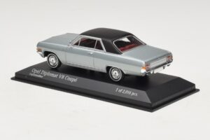 Opel Diplomat A V8 Coupe Hopea Minichamps 1:43 400048020 Metalli — kuva 3 / 4
