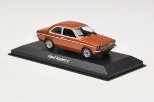 Opel Kadett C Pronssi Metallinen Maxichamps 1:43 940045600 Metalli — kuva 3 / 4