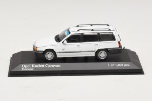 Opel Kadett E Caravan Valkoinen Minichamps 1:43 400045911 Metalli