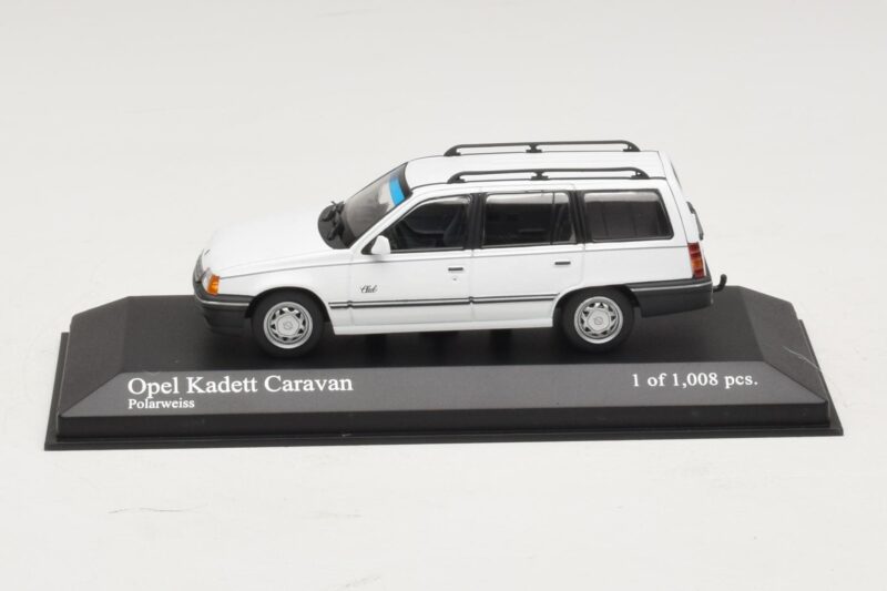Opel Kadett E Caravan Valkoinen Minichamps 1:43 400045911 Metalli
