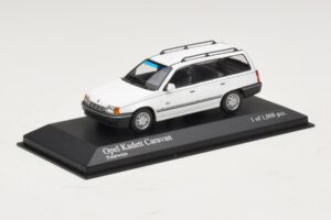 Opel Kadett E Caravan Valkoinen Minichamps 1:43 400045911 Metalli — kuva 2 / 4