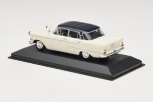 Opel Kapitan A Valkoinen Minichamps 1:43 400048000 Metalli — kuva 3 / 4