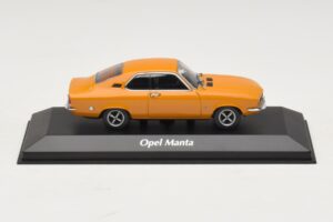 Opel Manta A Oranssi Maxichamps 1:43 940045500 Metalli
