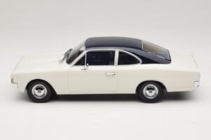 Opel Rekord C Coupé Valkoinen Sininen Minichamps 1:18 107047021 Hartsi — kuva 3 / 6