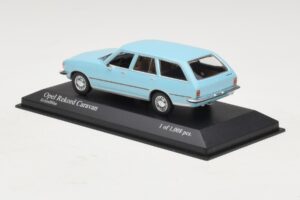 Opel Rekord D Caravan Vaaleansininen Minichamps 1:43 400044014 Metalli — kuva 3 / 4