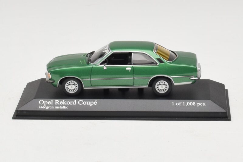 Opel Rekord D Coupé Vihreä Metallinen Minichamps 1:43 Opel Rekord D Coupé Vihreä Metallinen Minichamps 1:43 400044022 Metalli