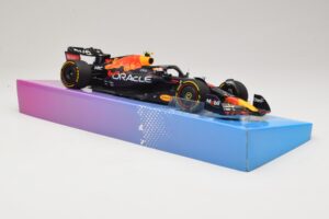Oracle Red Bull Racing RB18 #11 S. Perez Miami GP 2022 Minichamps 1:18 113220511 Metalli — kuva 4 / 7