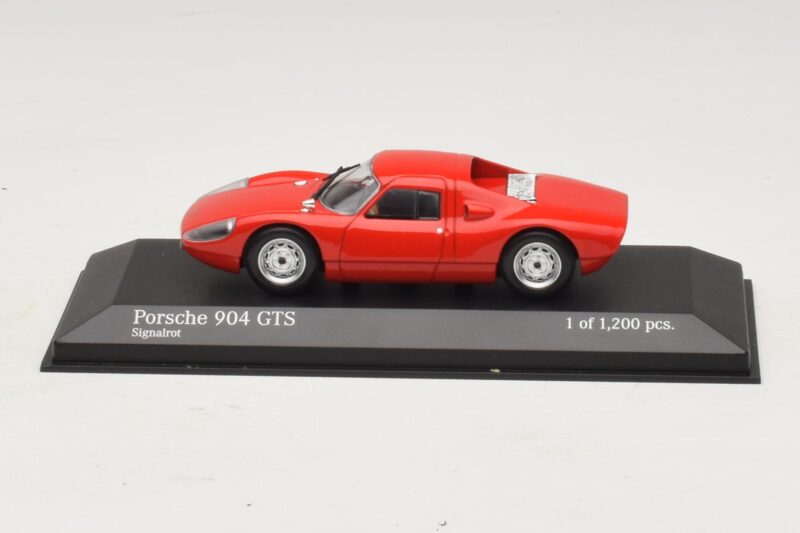 Porsche 904 GTS Punainen Minichamps 1:43 Porsche 904 GTS Punainen Minichamps 1:43 400065722 Metalli