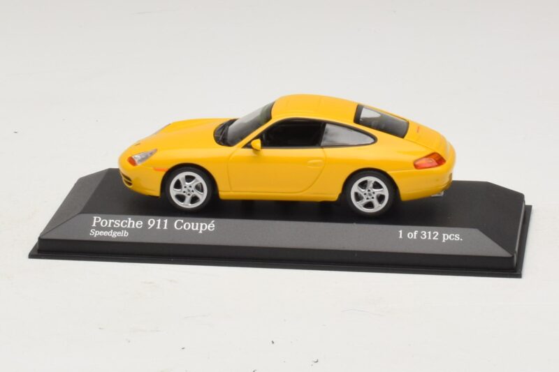 Porsche 911 991 Carrera Keltainen Minichamps 1:43 Porsche 911 991 Carrera Keltainen Minichamps 1:43 410060221 Metalli