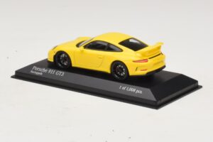 Porsche 911 991 GT3 Keltainen Minichamps 1:43 410062021 Metalli — kuva 3 / 4