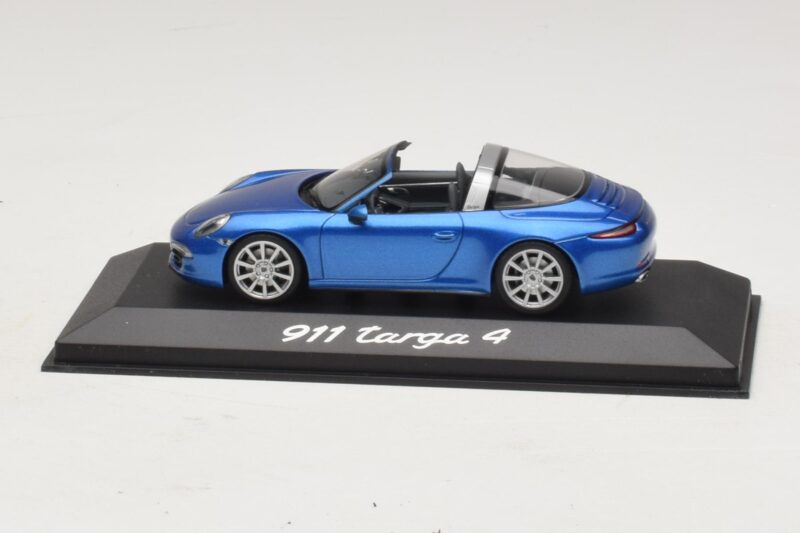 Porsche 911 991 Targa Sininen Metallic Minichamps 1:43 WAP0200350E Metalli