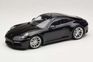 Porsche 911 992 Carrera 4S Musta Minichamps 1:18 WAP0211120R992 Metalli
