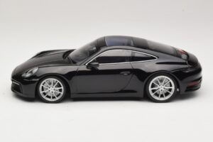 Porsche 911 992 Carrera 4S Musta Minichamps 1:18 WAP0211120R992 Metalli — kuva 3 / 6