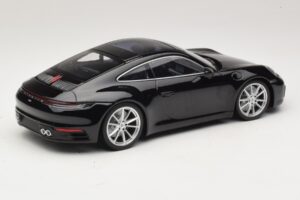 Porsche 911 992 Carrera 4S Musta Minichamps 1:18 WAP0211120R992 Metalli — kuva 2 / 6