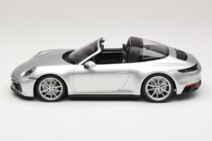 Porsche 911 992 Targa 4 GTS Hopea Minichamps 1:18 WAP0211460RTRG Metalli — kuva 3 / 6