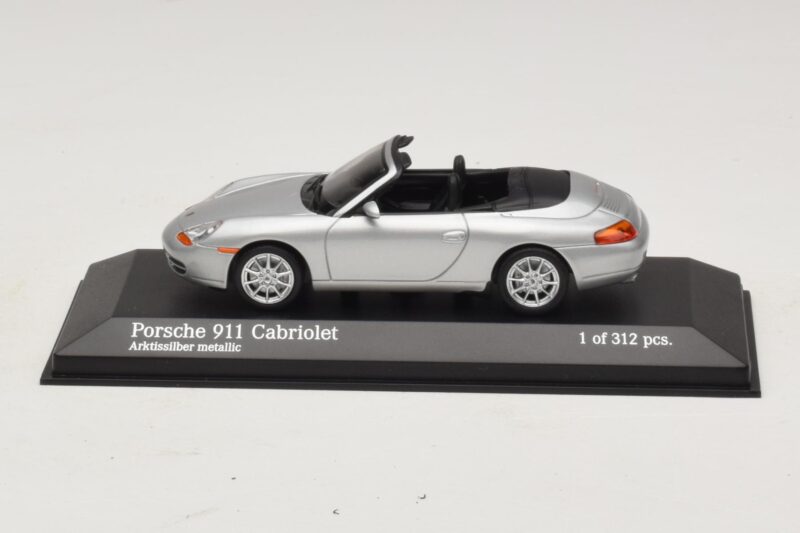 Porsche 911 996 Avoauto Hopea Metallinen Minichamps 1:43 400061091 Metalli