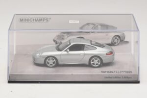 Porsche 911 996 Carrera 40-Vuotisjuhla Hopea Minichamps 1:43 436061070 Metalli — kuva 5 / 5