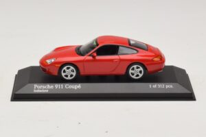 Porsche 911 996 Punainen Minichamps 1:43 400061181 Metalli