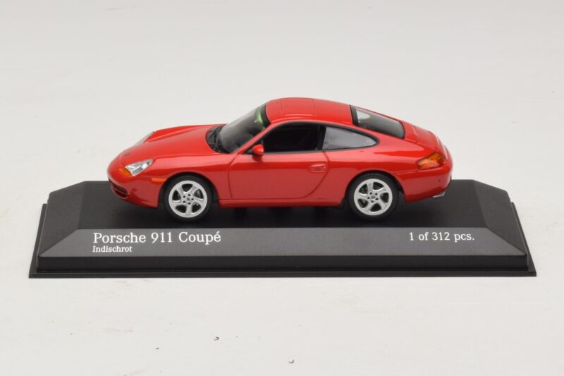 Porsche 911 996 Punainen Minichamps 1:43 400061181 Metalli