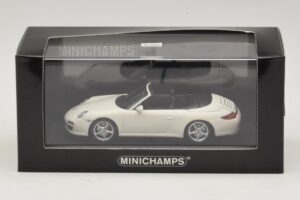 Porsche 911 997 Carrera 4S Avoauto Valkoinen Minichamps 1:43 400066431 Metalli — kuva 4 / 4